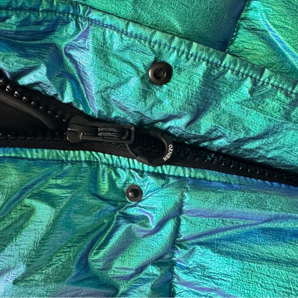 Kenzo short puffer coat in iridescent blue - Picture 4 of 10